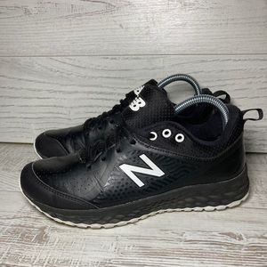 New Balance Women's Softball TURF SHOES Black sneakers Size 8 Comfort Leather